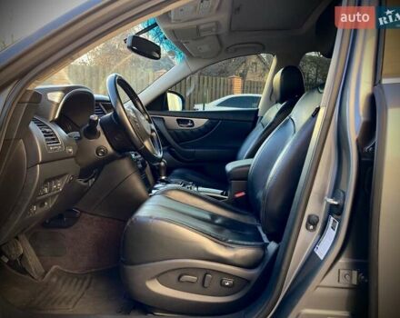 Серый Инфинити QX70, объемом двигателя 3.7 л и пробегом 116 тыс. км за 14900 $, фото 8 на Automoto.ua