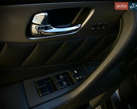 Серый Инфинити QX70, объемом двигателя 3.7 л и пробегом 116 тыс. км за 14900 $, фото 11 на Automoto.ua