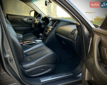 Серый Инфинити QX70, объемом двигателя 3.7 л и пробегом 116 тыс. км за 14900 $, фото 12 на Automoto.ua