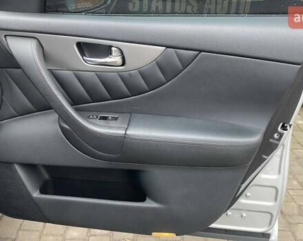 Серый Инфинити QX70, объемом двигателя 3.7 л и пробегом 163 тыс. км за 15500 $, фото 35 на Automoto.ua