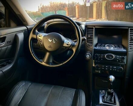 Серый Инфинити QX70, объемом двигателя 3.7 л и пробегом 116 тыс. км за 14900 $, фото 21 на Automoto.ua