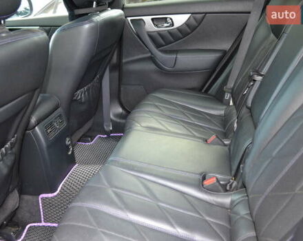 Сірий Інфініті QX70, об'ємом двигуна 3.7 л та пробігом 181 тис. км за 18300 $, фото 12 на Automoto.ua