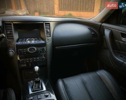 Серый Инфинити QX70, объемом двигателя 3.7 л и пробегом 116 тыс. км за 14900 $, фото 20 на Automoto.ua