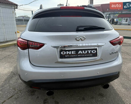 Серый Инфинити QX70, объемом двигателя 2.99 л и пробегом 181 тыс. км за 19990 $, фото 5 на Automoto.ua