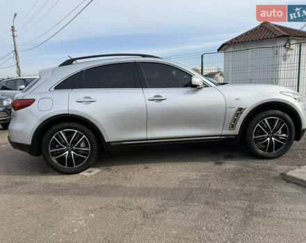 Серый Инфинити QX70, объемом двигателя 2.99 л и пробегом 181 тыс. км за 19990 $, фото 7 на Automoto.ua