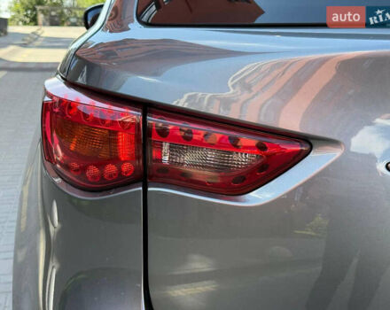 Серый Инфинити QX70, объемом двигателя 2.99 л и пробегом 210 тыс. км за 17000 $, фото 10 на Automoto.ua