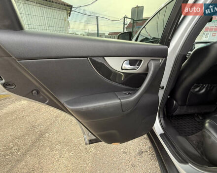 Серый Инфинити QX70, объемом двигателя 2.99 л и пробегом 181 тыс. км за 19990 $, фото 12 на Automoto.ua