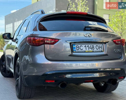 Серый Инфинити QX70, объемом двигателя 2.99 л и пробегом 210 тыс. км за 17000 $, фото 2 на Automoto.ua