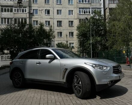 Сірий Інфініті QX70, об'ємом двигуна 3 л та пробігом 170 тис. км за 21500 $, фото 3 на Automoto.ua