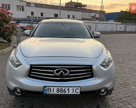 Серый Инфинити QX70, объемом двигателя 3.7 л и пробегом 148 тыс. км за 20500 $, фото 4 на Automoto.ua