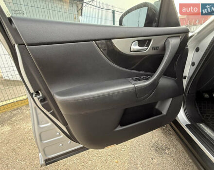 Серый Инфинити QX70, объемом двигателя 2.99 л и пробегом 181 тыс. км за 19990 $, фото 11 на Automoto.ua