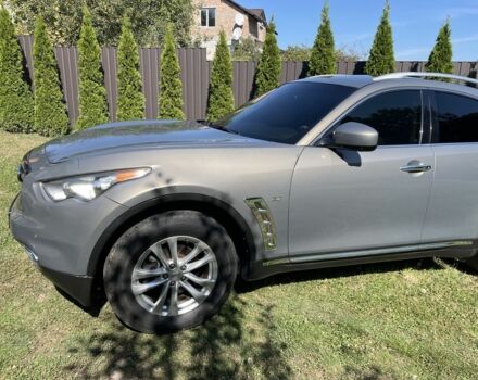 Серый Инфинити QX70, объемом двигателя 3.7 л и пробегом 373 тыс. км за 16000 $, фото 6 на Automoto.ua