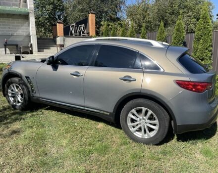 Серый Инфинити QX70, объемом двигателя 3.7 л и пробегом 373 тыс. км за 16000 $, фото 5 на Automoto.ua