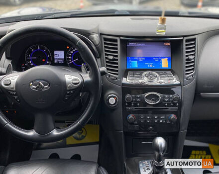 Серый Инфинити QX70, объемом двигателя 3 л и пробегом 209 тыс. км за 24800 $, фото 14 на Automoto.ua