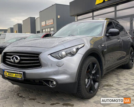 Серый Инфинити QX70, объемом двигателя 3 л и пробегом 209 тыс. км за 24800 $, фото 2 на Automoto.ua