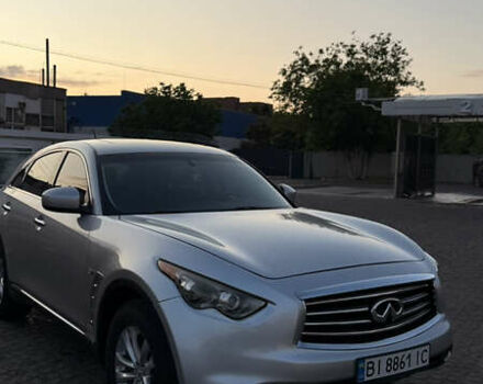 Серый Инфинити QX70, объемом двигателя 3.7 л и пробегом 148 тыс. км за 20500 $, фото 2 на Automoto.ua