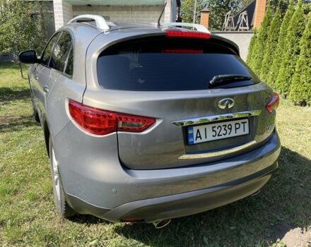 Серый Инфинити QX70, объемом двигателя 3.7 л и пробегом 373 тыс. км за 16000 $, фото 4 на Automoto.ua