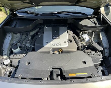 Серый Инфинити QX70, объемом двигателя 3.7 л и пробегом 373 тыс. км за 16000 $, фото 17 на Automoto.ua