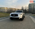 Серый Инфинити QX70, объемом двигателя 3.7 л и пробегом 120 тыс. км за 20000 $, фото 2 на Automoto.ua