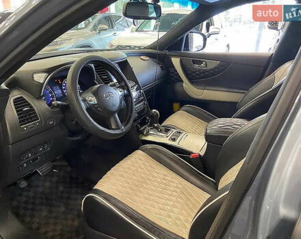 Серый Инфинити QX70, объемом двигателя 3.7 л и пробегом 70 тыс. км за 26900 $, фото 15 на Automoto.ua