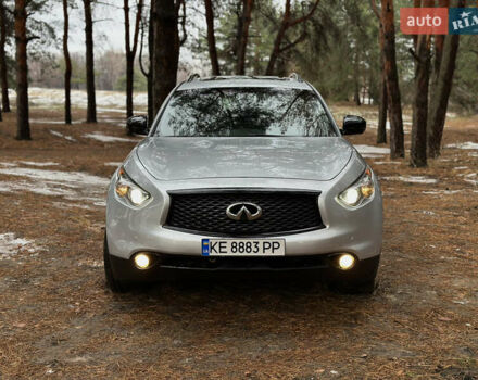 Серый Инфинити QX70, объемом двигателя 3.7 л и пробегом 120 тыс. км за 20000 $, фото 18 на Automoto.ua
