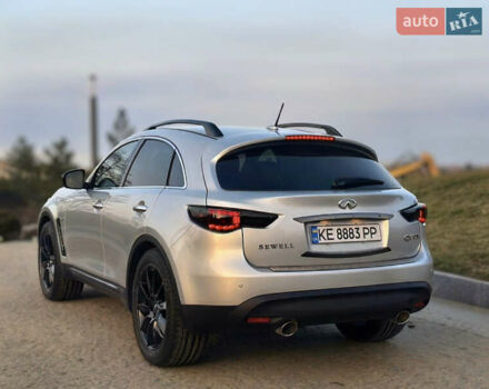 Серый Инфинити QX70, объемом двигателя 3.7 л и пробегом 120 тыс. км за 20000 $, фото 5 на Automoto.ua