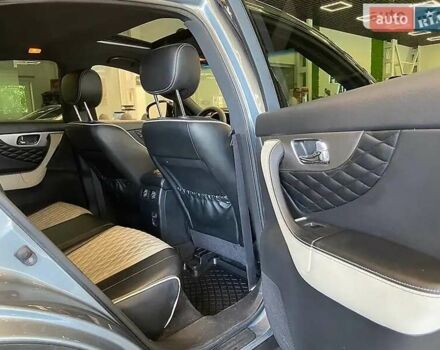 Серый Инфинити QX70, объемом двигателя 3.7 л и пробегом 70 тыс. км за 26900 $, фото 26 на Automoto.ua