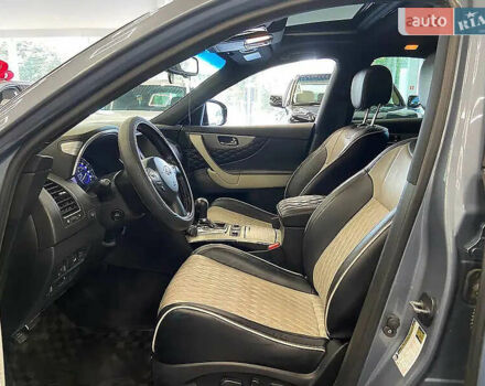 Серый Инфинити QX70, объемом двигателя 3.7 л и пробегом 70 тыс. км за 26900 $, фото 35 на Automoto.ua