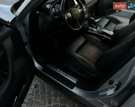 Серый Инфинити QX70, объемом двигателя 3.7 л и пробегом 120 тыс. км за 20000 $, фото 8 на Automoto.ua