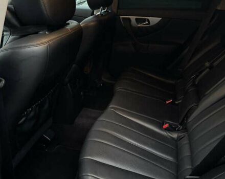 Серый Инфинити QX70, объемом двигателя 3.7 л и пробегом 172 тыс. км за 16500 $, фото 18 на Automoto.ua