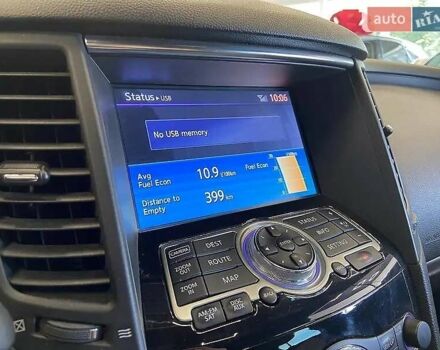 Серый Инфинити QX70, объемом двигателя 3.7 л и пробегом 70 тыс. км за 26900 $, фото 4 на Automoto.ua