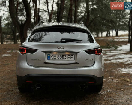 Серый Инфинити QX70, объемом двигателя 3.7 л и пробегом 120 тыс. км за 20000 $, фото 13 на Automoto.ua