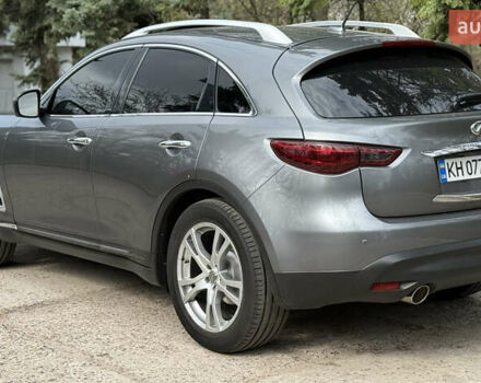 Серый Инфинити QX70, объемом двигателя 3.7 л и пробегом 64 тыс. км за 23900 $, фото 7 на Automoto.ua