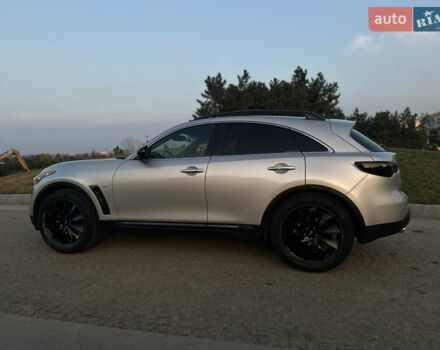 Серый Инфинити QX70, объемом двигателя 3.7 л и пробегом 120 тыс. км за 20000 $, фото 7 на Automoto.ua