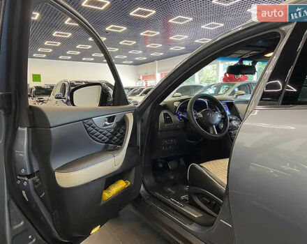 Серый Инфинити QX70, объемом двигателя 3.7 л и пробегом 70 тыс. км за 26900 $, фото 1 на Automoto.ua