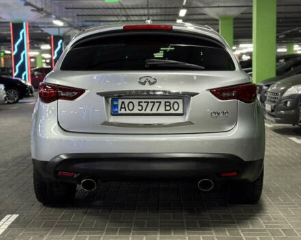 Серый Инфинити QX70, объемом двигателя 3.7 л и пробегом 172 тыс. км за 16500 $, фото 4 на Automoto.ua