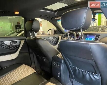 Серый Инфинити QX70, объемом двигателя 3.7 л и пробегом 70 тыс. км за 26900 $, фото 25 на Automoto.ua