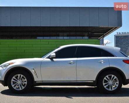 Серый Инфинити QX70, объемом двигателя 3.7 л и пробегом 94 тыс. км за 20499 $, фото 4 на Automoto.ua