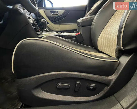 Серый Инфинити QX70, объемом двигателя 3.7 л и пробегом 70 тыс. км за 26900 $, фото 32 на Automoto.ua