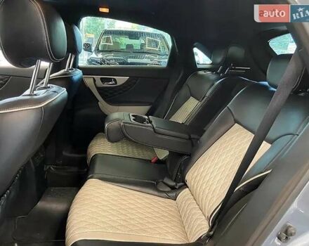 Серый Инфинити QX70, объемом двигателя 3.7 л и пробегом 70 тыс. км за 26900 $, фото 20 на Automoto.ua