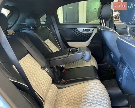 Серый Инфинити QX70, объемом двигателя 3.7 л и пробегом 70 тыс. км за 26900 $, фото 23 на Automoto.ua