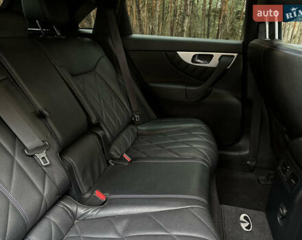 Серый Инфинити QX70, объемом двигателя 3.7 л и пробегом 120 тыс. км за 20000 $, фото 28 на Automoto.ua