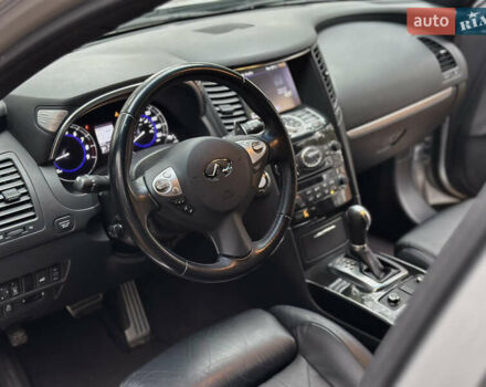 Серый Инфинити QX70, объемом двигателя 3.7 л и пробегом 120 тыс. км за 20000 $, фото 22 на Automoto.ua