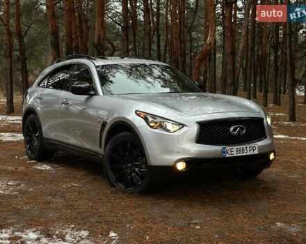 Серый Инфинити QX70, объемом двигателя 3.7 л и пробегом 120 тыс. км за 20000 $, фото 12 на Automoto.ua