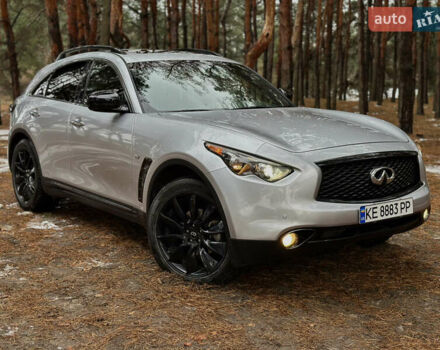 Серый Инфинити QX70, объемом двигателя 3.7 л и пробегом 120 тыс. км за 20000 $, фото 11 на Automoto.ua