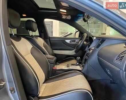 Серый Инфинити QX70, объемом двигателя 3.7 л и пробегом 70 тыс. км за 26900 $, фото 29 на Automoto.ua