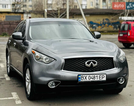 Серый Инфинити QX70, объемом двигателя 3.7 л и пробегом 108 тыс. км за 19999 $, фото 2 на Automoto.ua