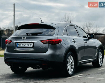 Серый Инфинити QX70, объемом двигателя 3.7 л и пробегом 108 тыс. км за 19999 $, фото 16 на Automoto.ua