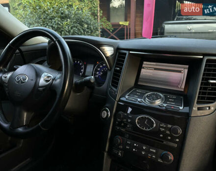 Серый Инфинити QX70, объемом двигателя 3.7 л и пробегом 135 тыс. км за 18500 $, фото 20 на Automoto.ua