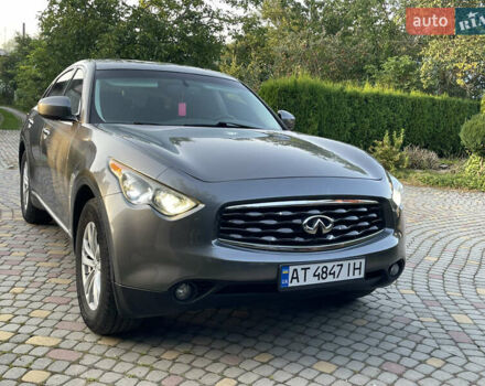 Серый Инфинити QX70, объемом двигателя 3.7 л и пробегом 135 тыс. км за 18500 $, фото 3 на Automoto.ua